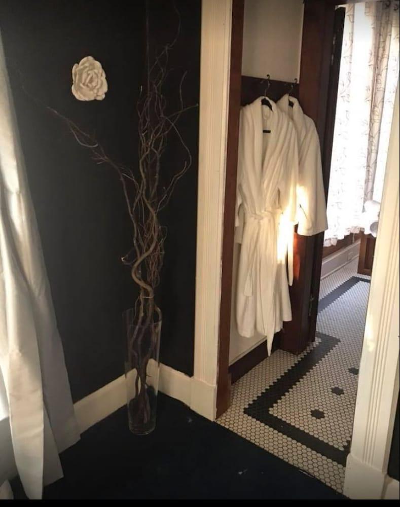 Evans Holly Grove Inn B&B バーリントン エクステリア 写真